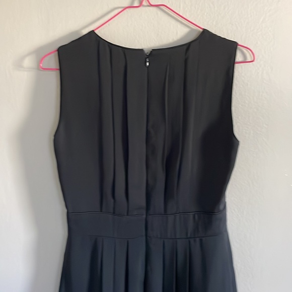 Banana Republic pleated dress - Picture 6 of 7